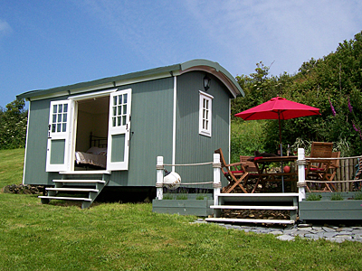 Shepherds Hut Glamping – Driftwood